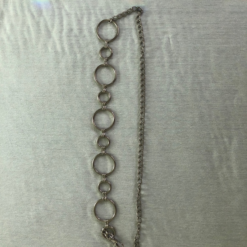 very 2YK thrifted circle belt